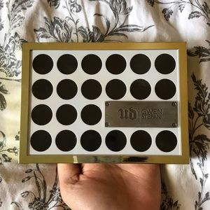 Urban Decay X Gwen Stefani eyeshadow palette